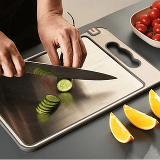 Tábua de Corte Cortar Carne Placa Dupla Face Higiênica em Aço Inox e PP com Afiador e Alça
